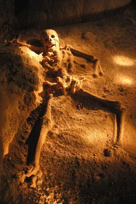 skeleton-at-atm-cave